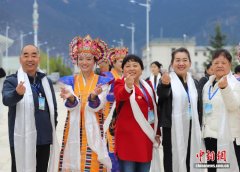 “大美青海·幸福西藏”桃花季旅游专列抵达西藏林芝